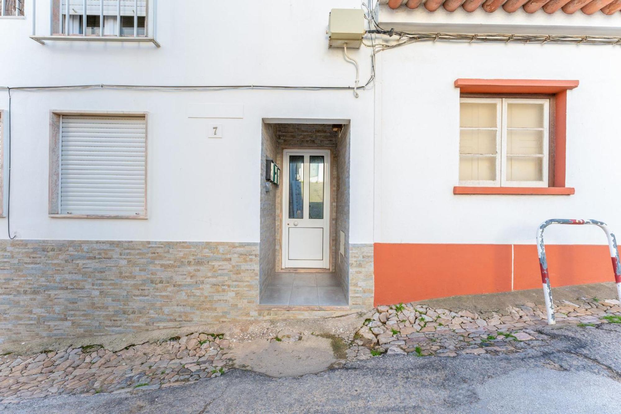 Comfy Flat W/ Rooftop Beach View By Lovelystay Burgau Exterior foto
